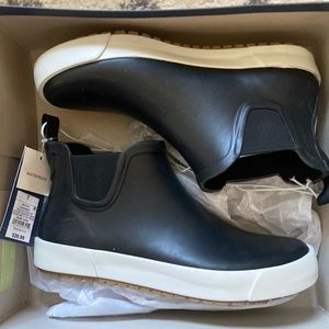 NWT universal thread Shirley boots size 7